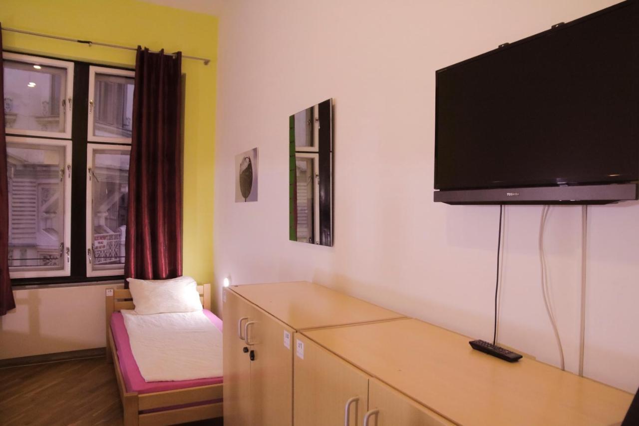 Single Bed 5-Bed Dormitory Room,1352960368:JPEG